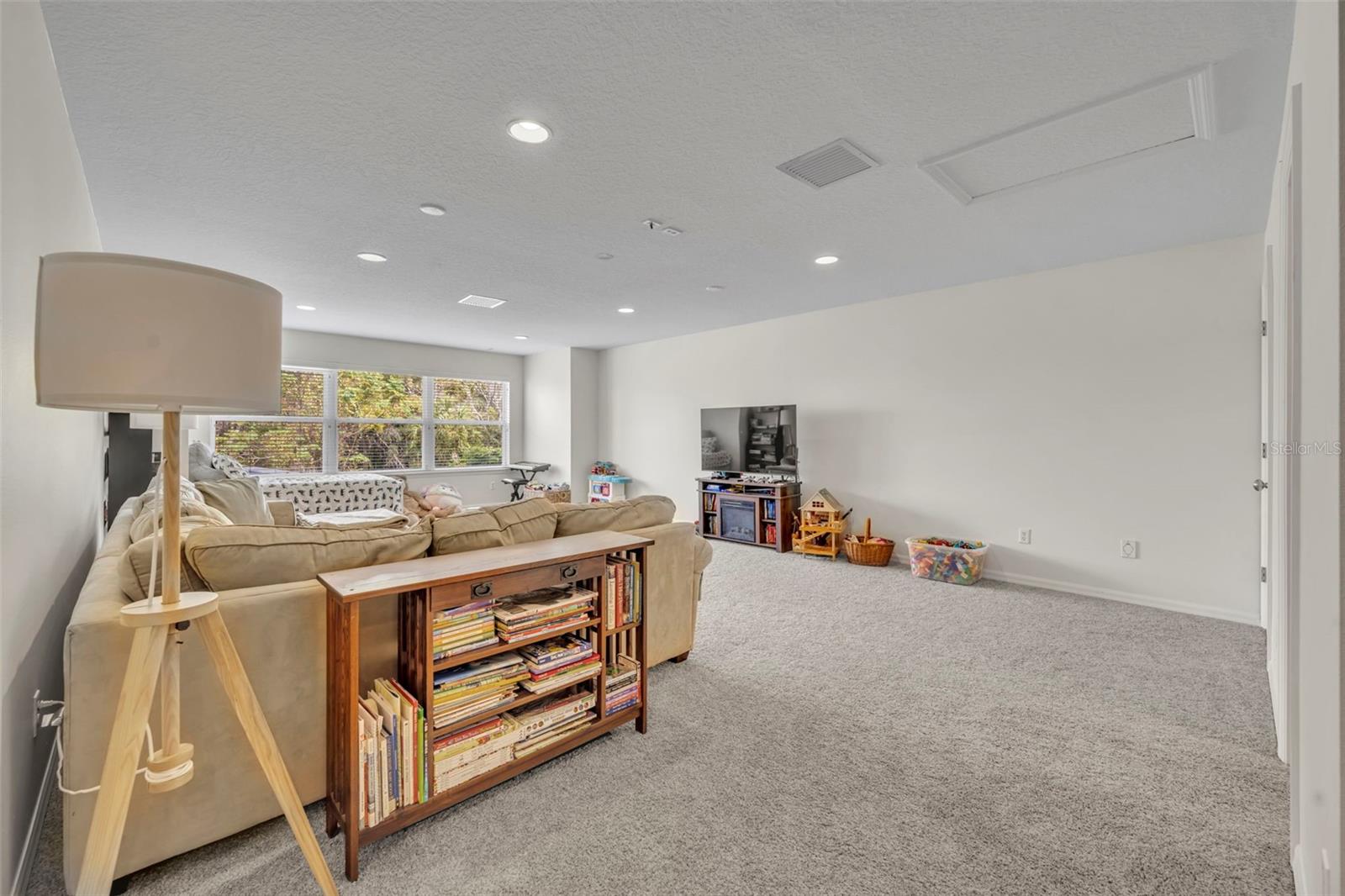 Image 37 of 42 For 607 Oakland Avenue