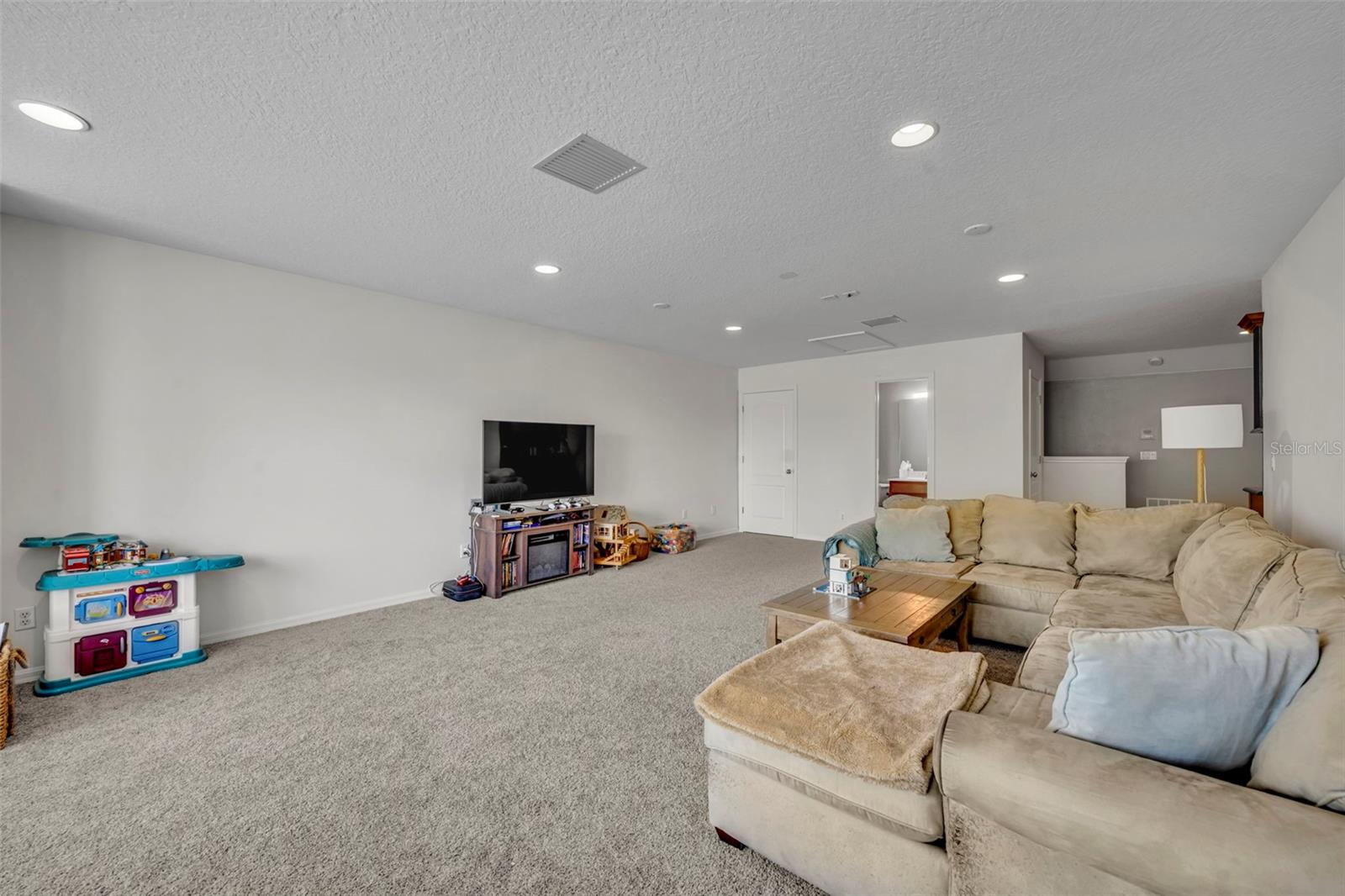 Image 39 of 42 For 607 Oakland Avenue