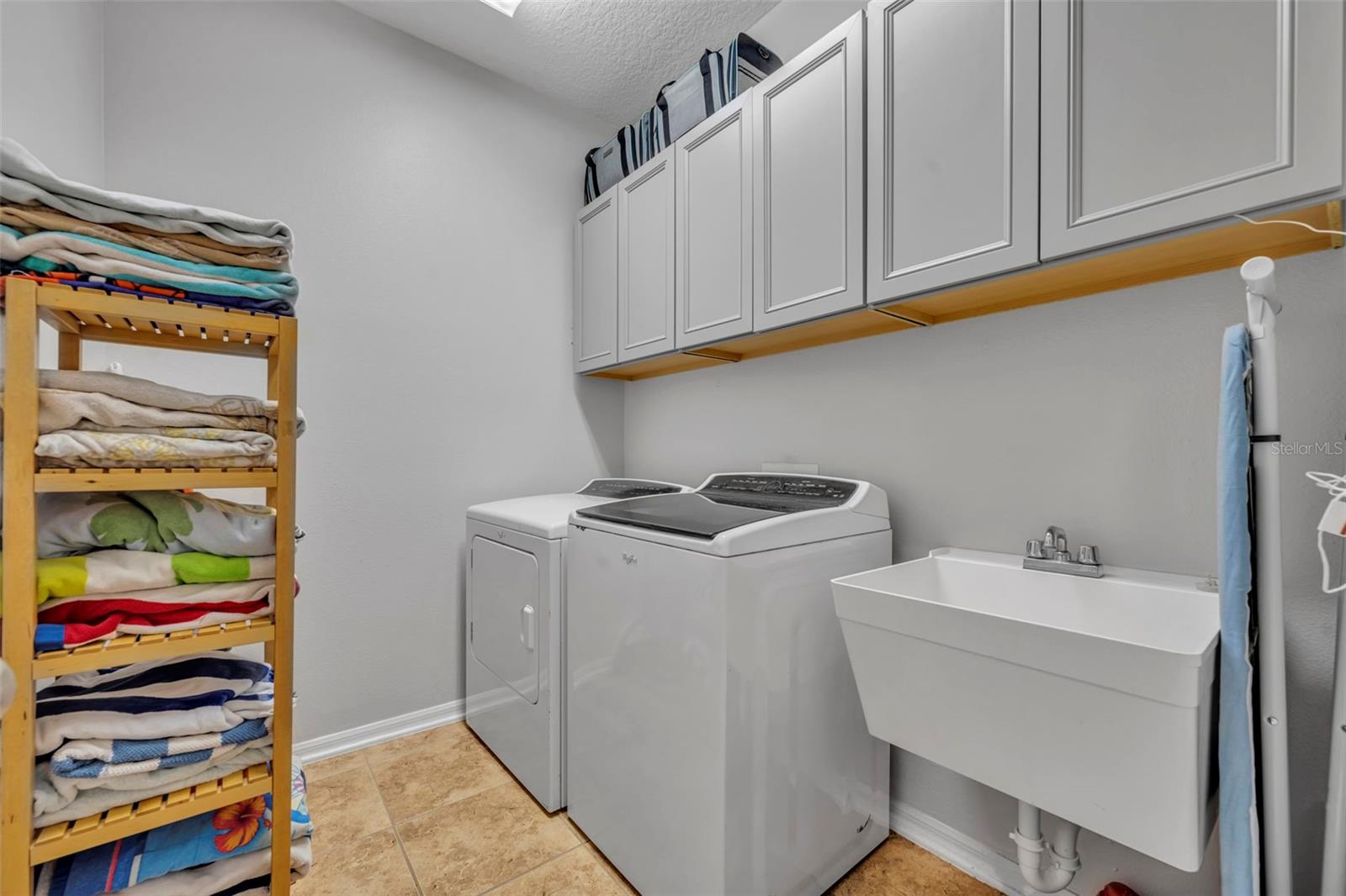 Image 41 of 42 For 607 Oakland Avenue