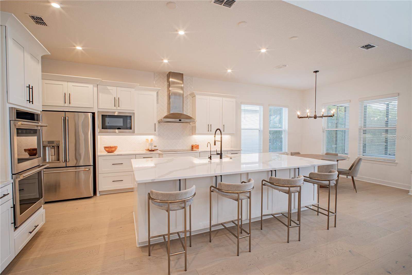 Image 2 of 33 For 6953 Broglie Street