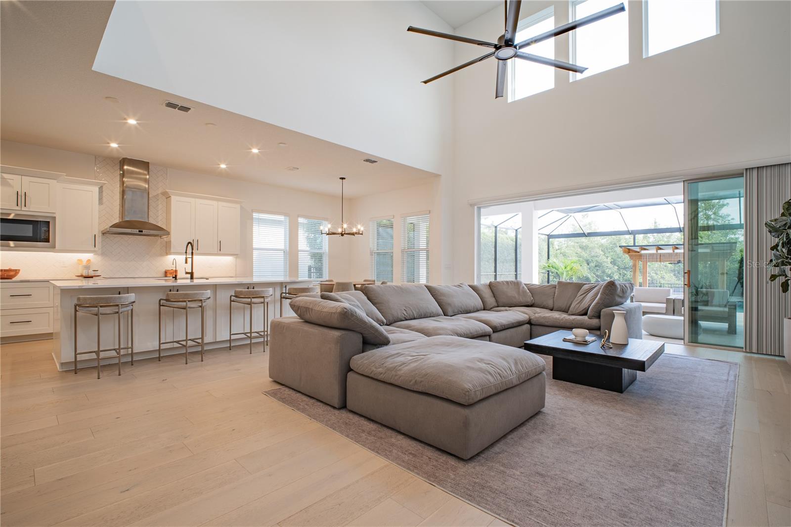 Image 3 of 33 For 6953 Broglie Street