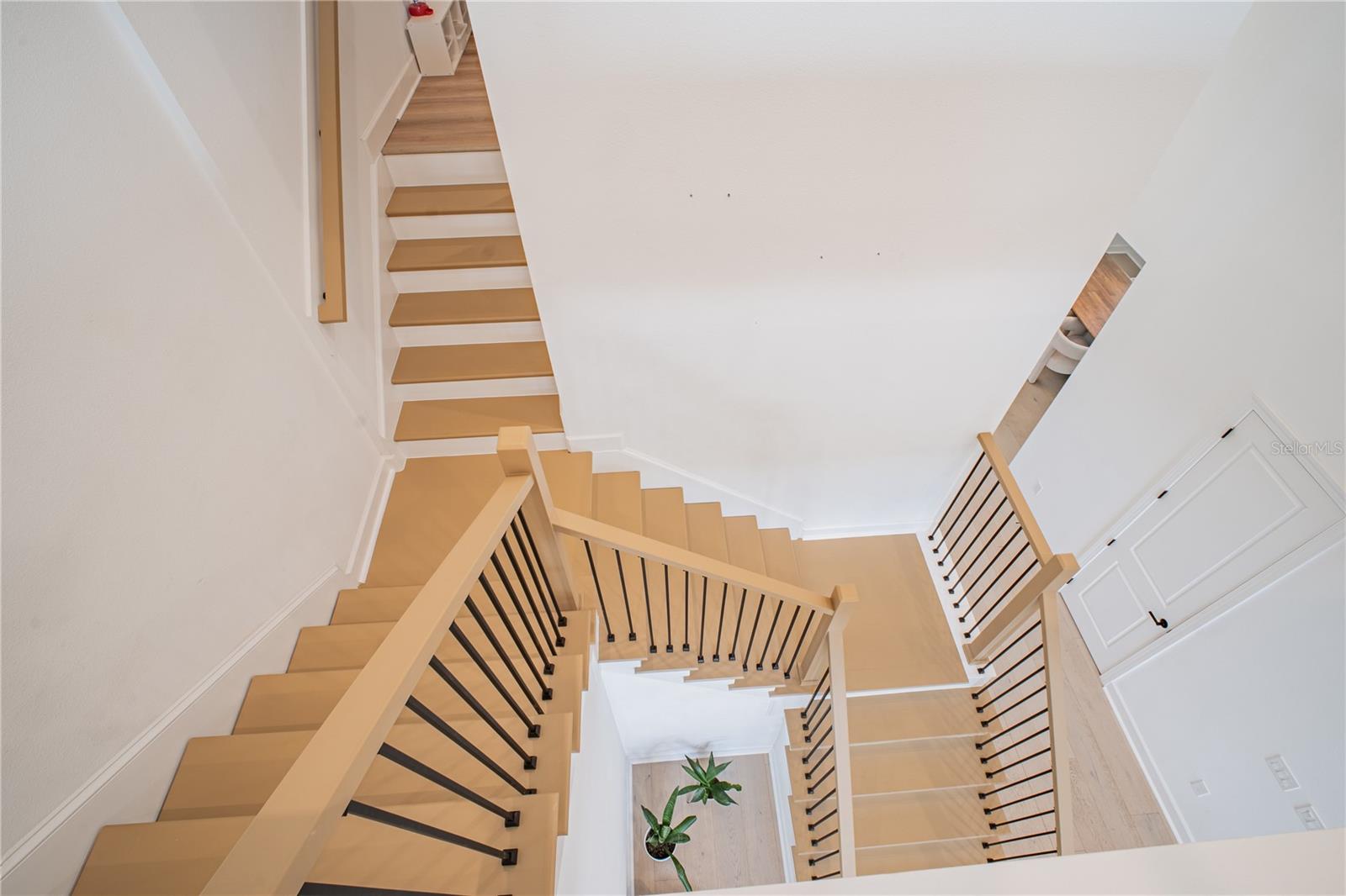 Image 7 of 33 For 6953 Broglie Street