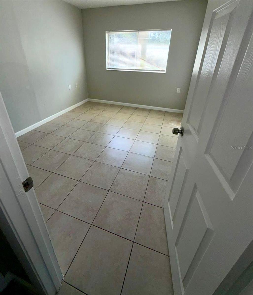 Image 10 of 11 For 1141 Lake Victoria Drive B