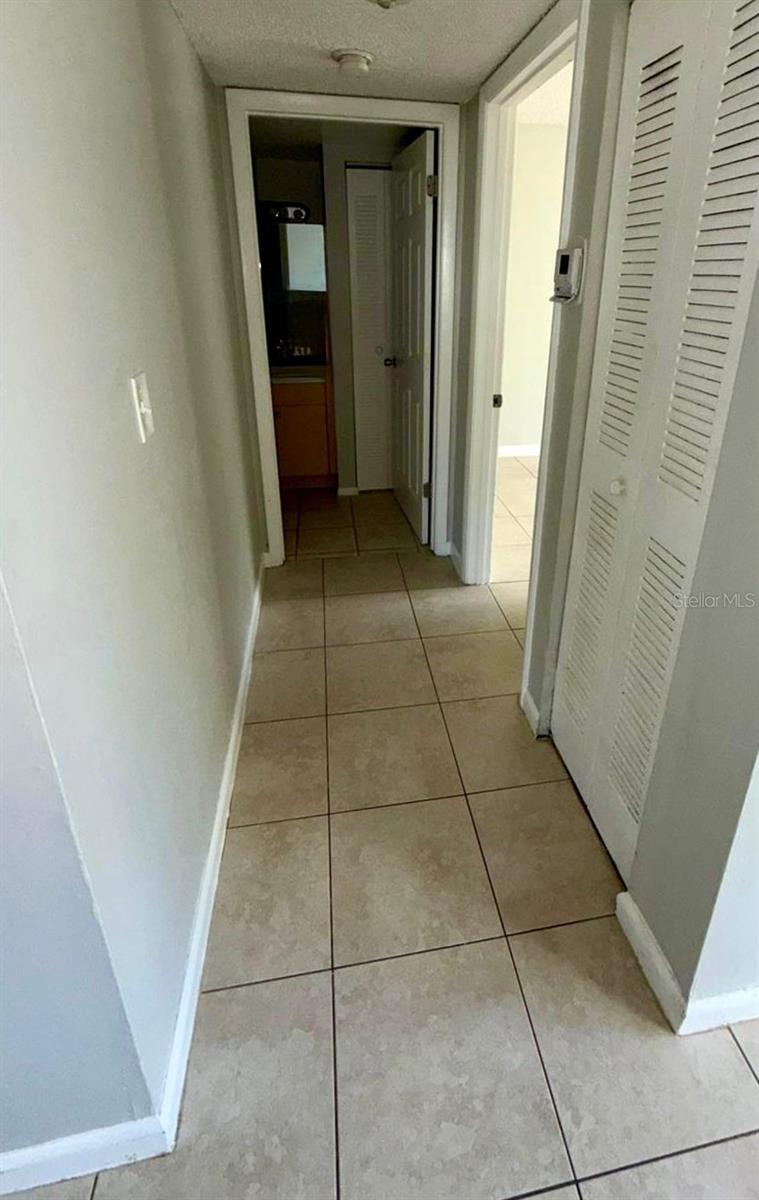 Image 4 of 11 For 1141 Lake Victoria Drive B