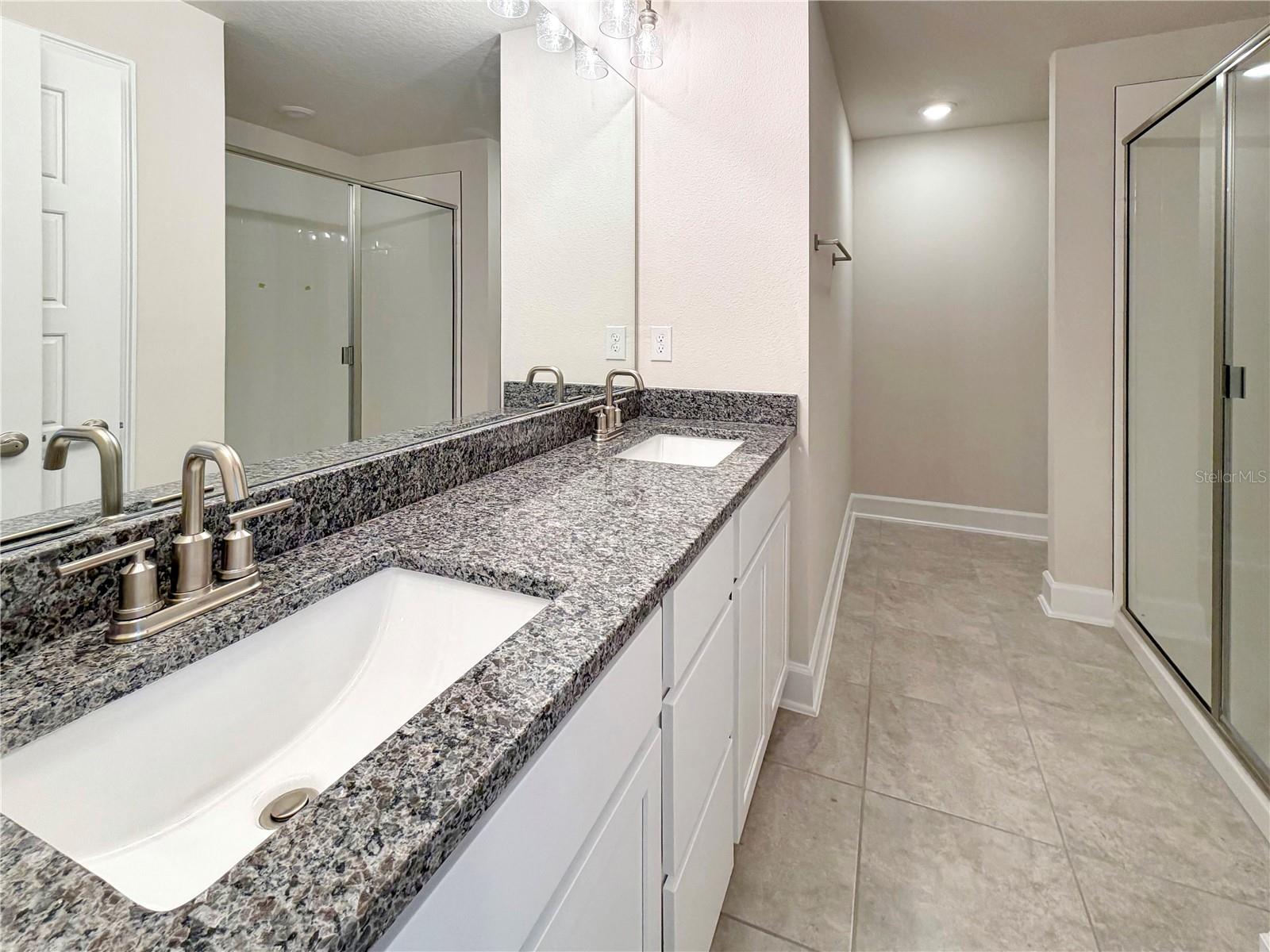 Image 12 of 16 For 7528 Bent Tree Loop