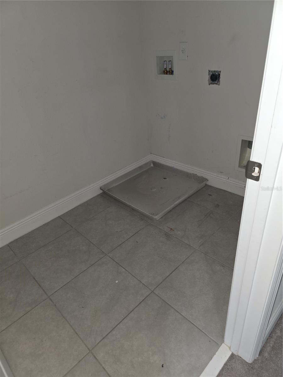 Image 15 of 38 For 9960 Pallida Hickory Way