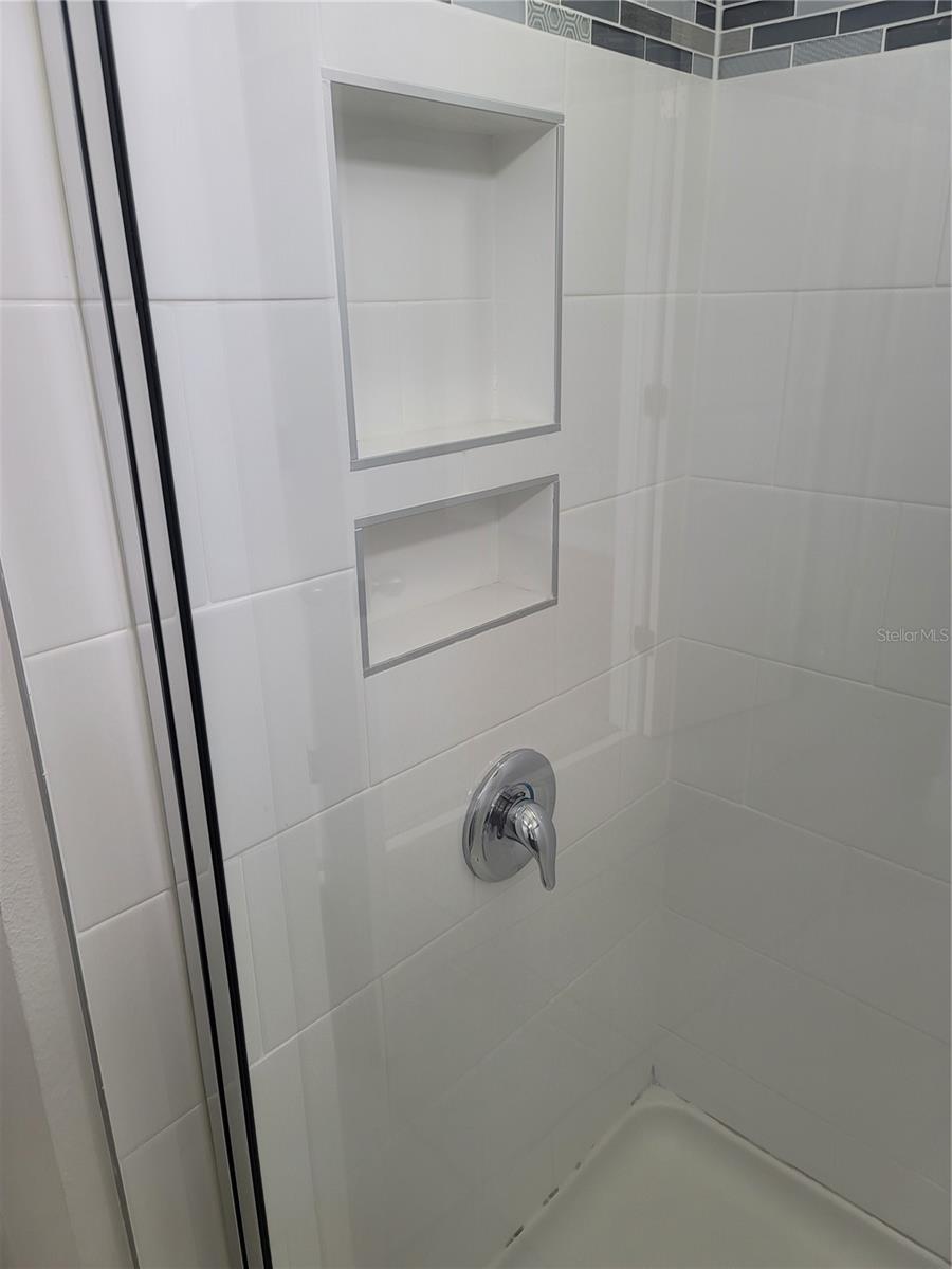 Image 18 of 38 For 9960 Pallida Hickory Way