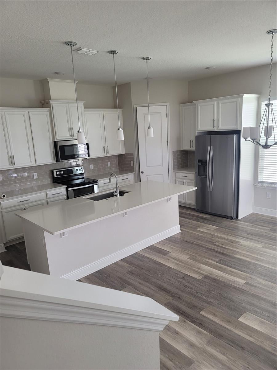 Image 8 of 38 For 9960 Pallida Hickory Way