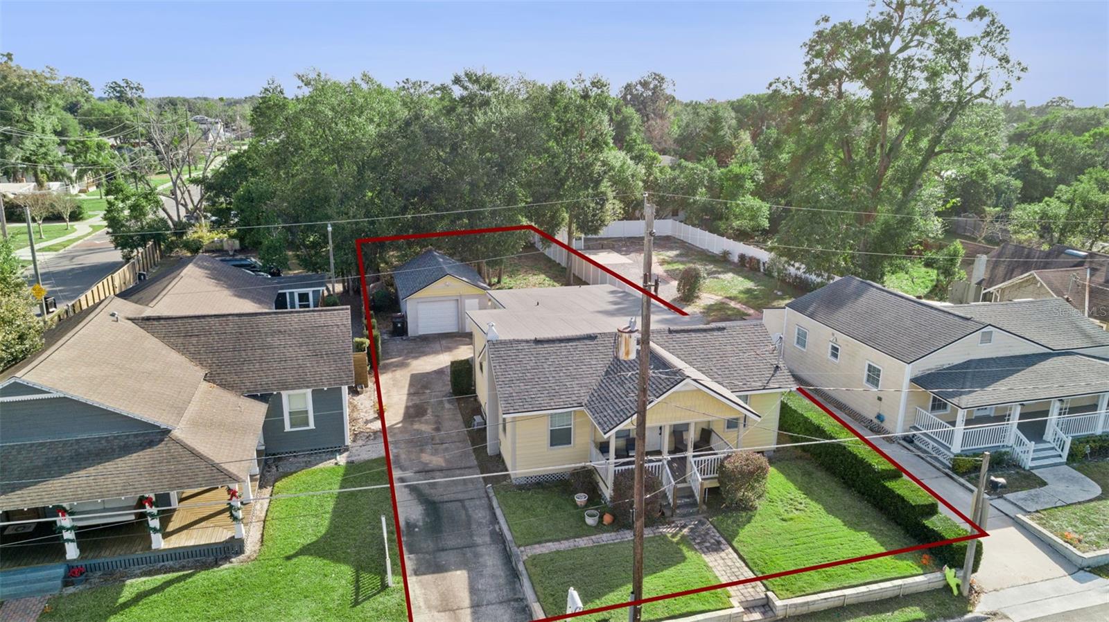 Image 16 of 17 For 1033 Hampton Avenue