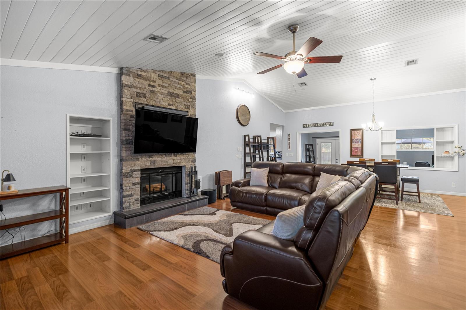 Image 7 of 32 For 5081 35 Avenue