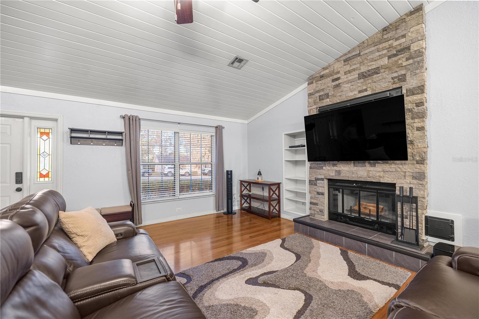 Image 8 of 32 For 5081 35 Avenue