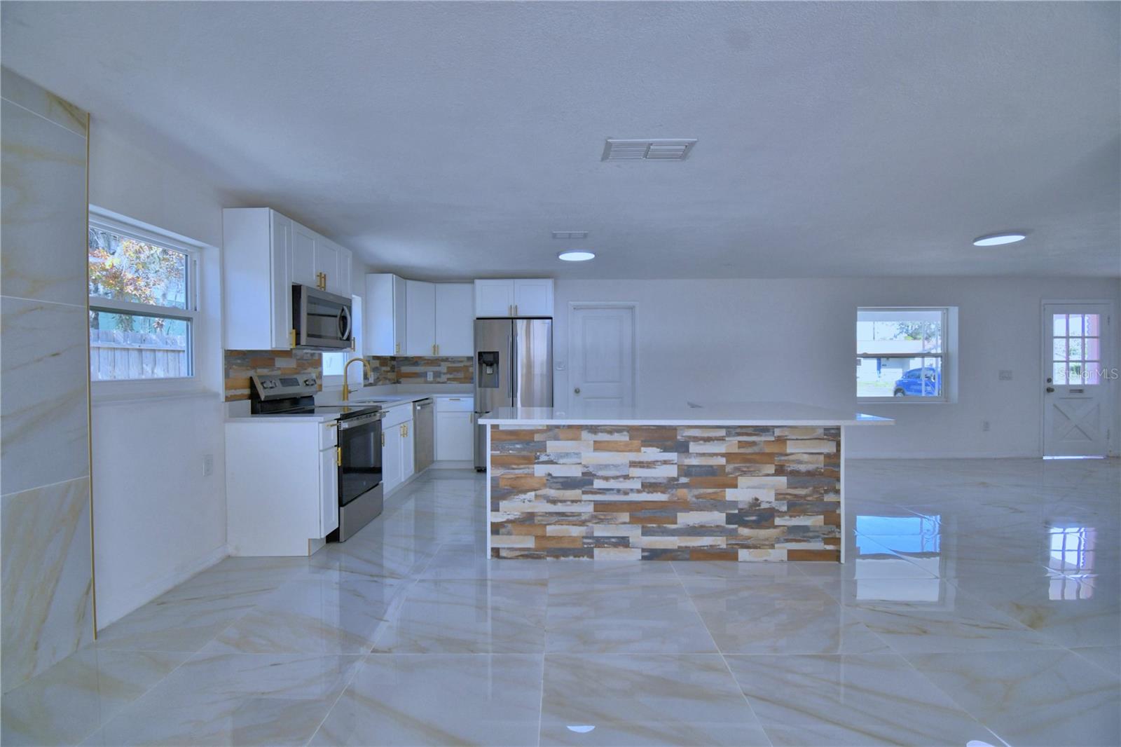 Image 3 of 41 For 5504 Sedgefield Street