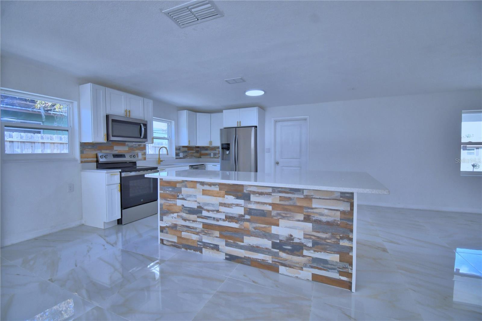 Image 4 of 41 For 5504 Sedgefield Street