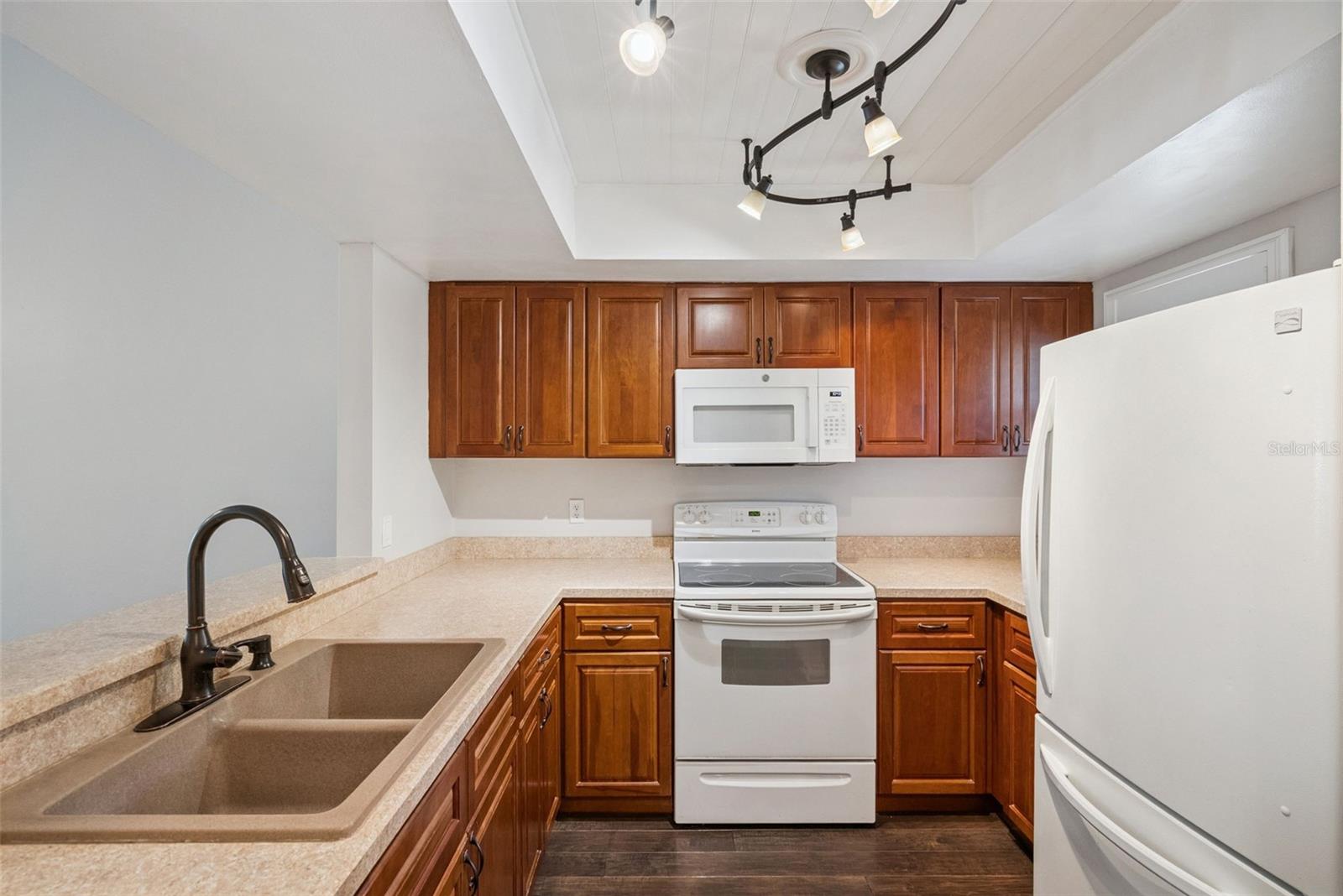 Image 11 of 29 For 4028 Maryland Place