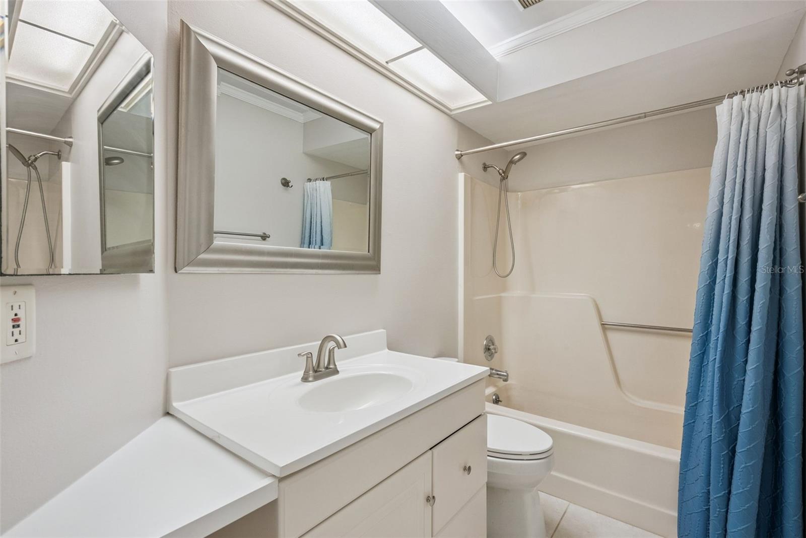 Image 23 of 29 For 4028 Maryland Place