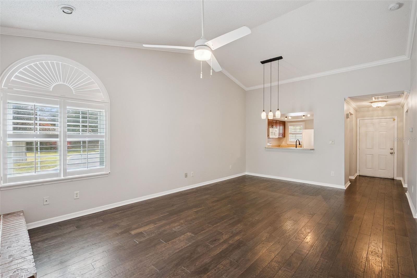 Image 4 of 29 For 4028 Maryland Place