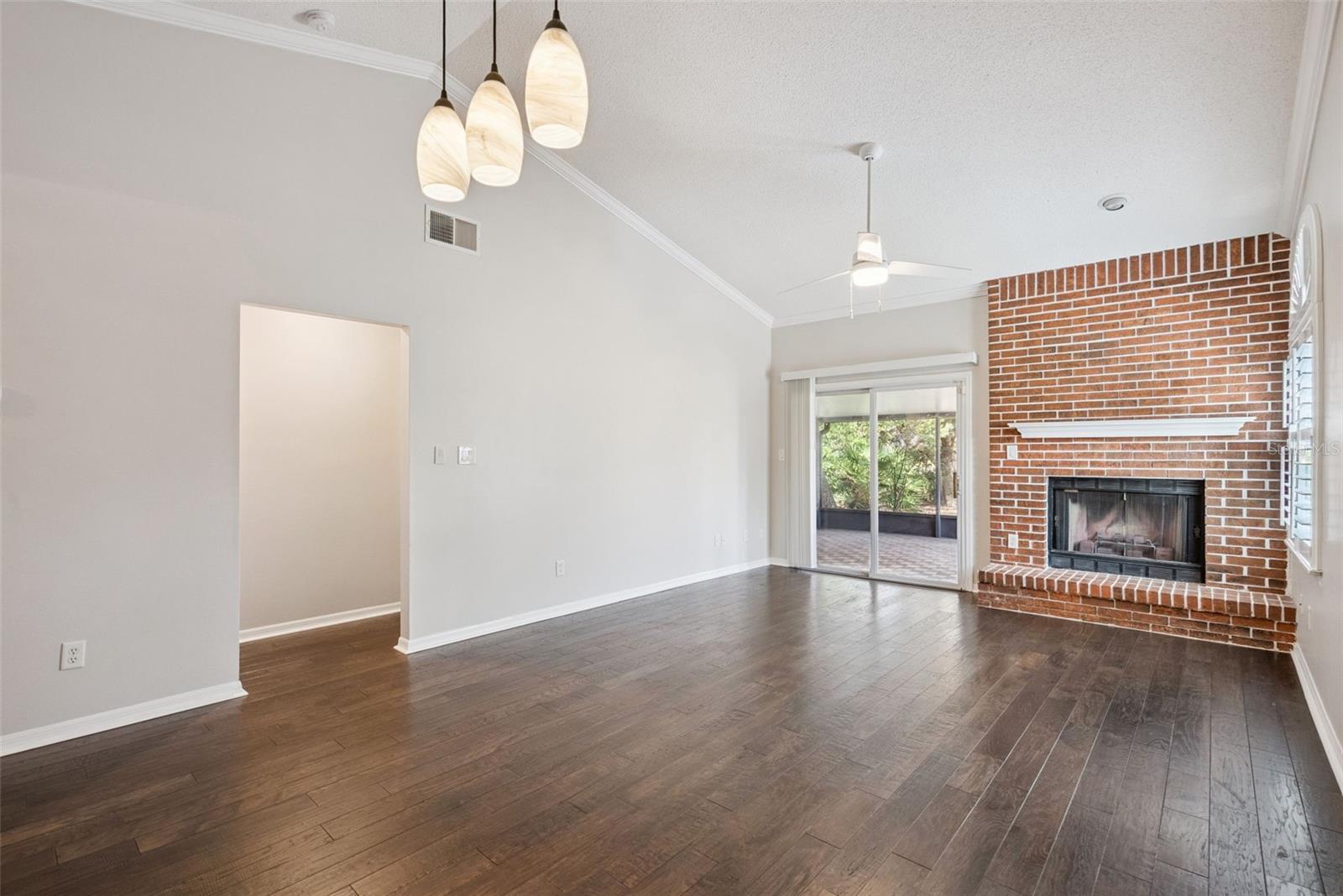 Image 6 of 29 For 4028 Maryland Place