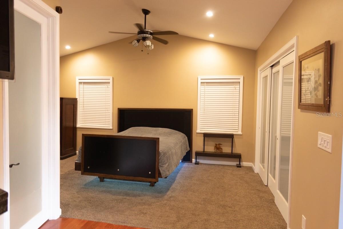 Image 11 of 26 For 544 Farnum Drive