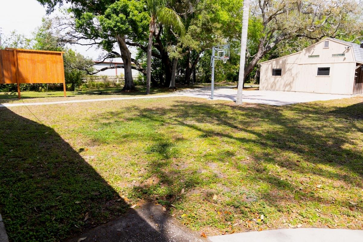 Image 16 of 26 For 544 Farnum Drive