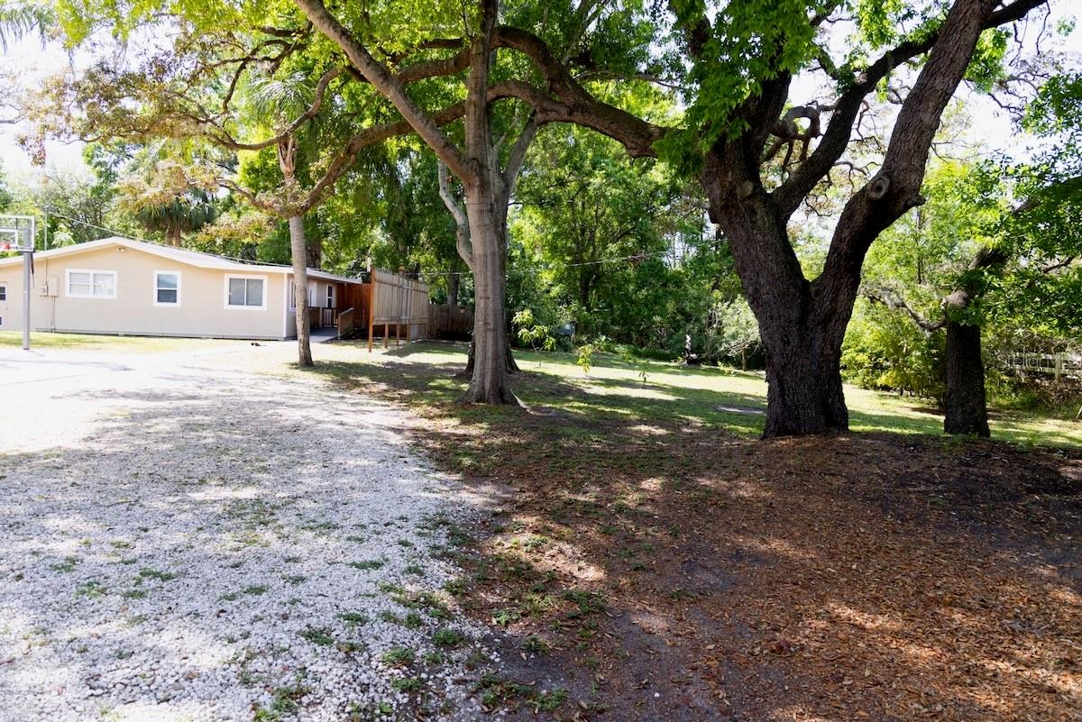 Image 20 of 26 For 544 Farnum Drive