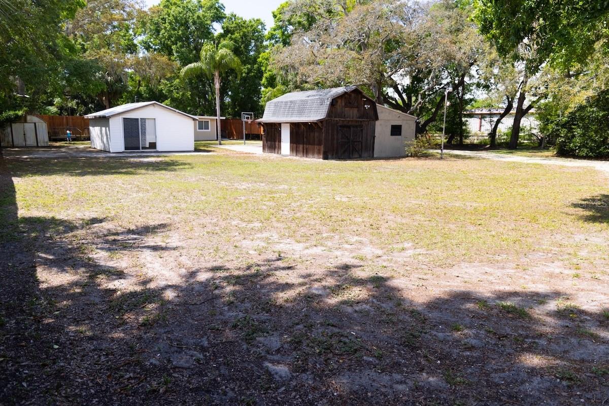 Image 23 of 26 For 544 Farnum Drive