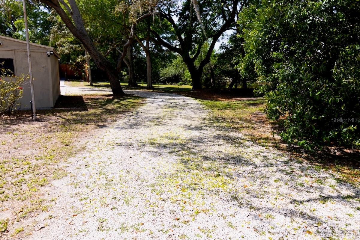 Image 24 of 26 For 544 Farnum Drive