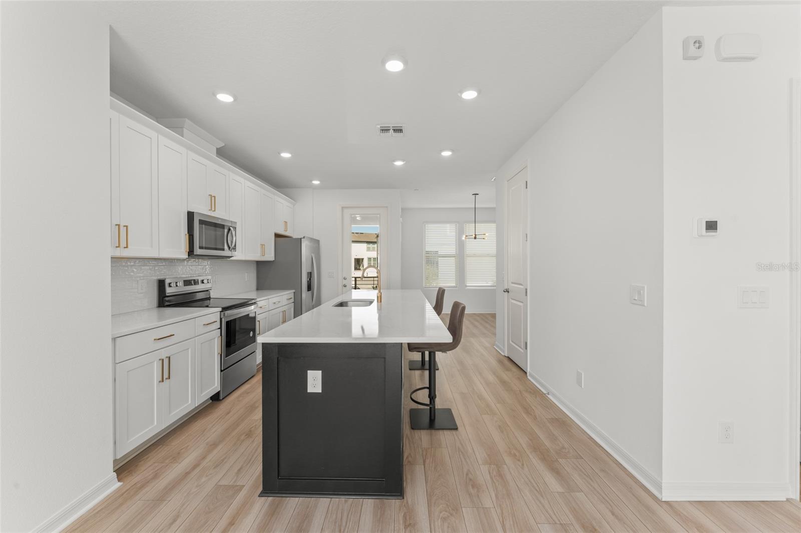 Image 22 of 92 For 12977 Gabor Avenue