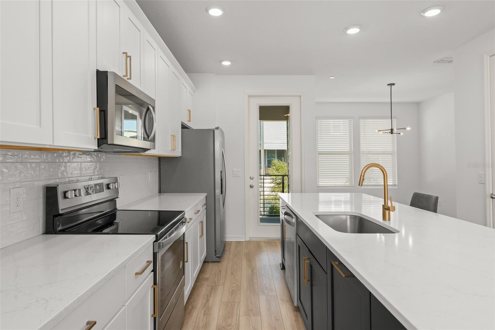 Image 25 of 92 For 12977 Gabor Avenue