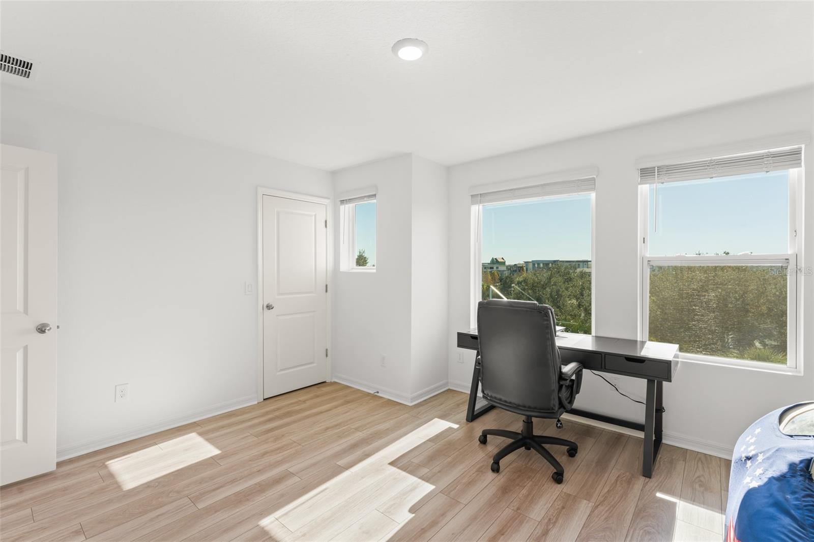 Image 39 of 92 For 12977 Gabor Avenue