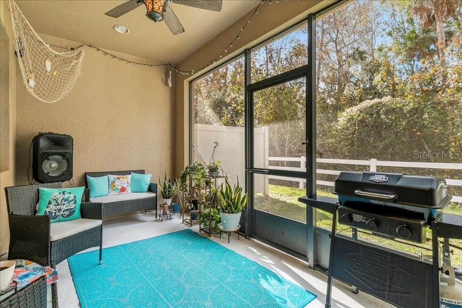 Image 12 of 21 For 672 Venice Place