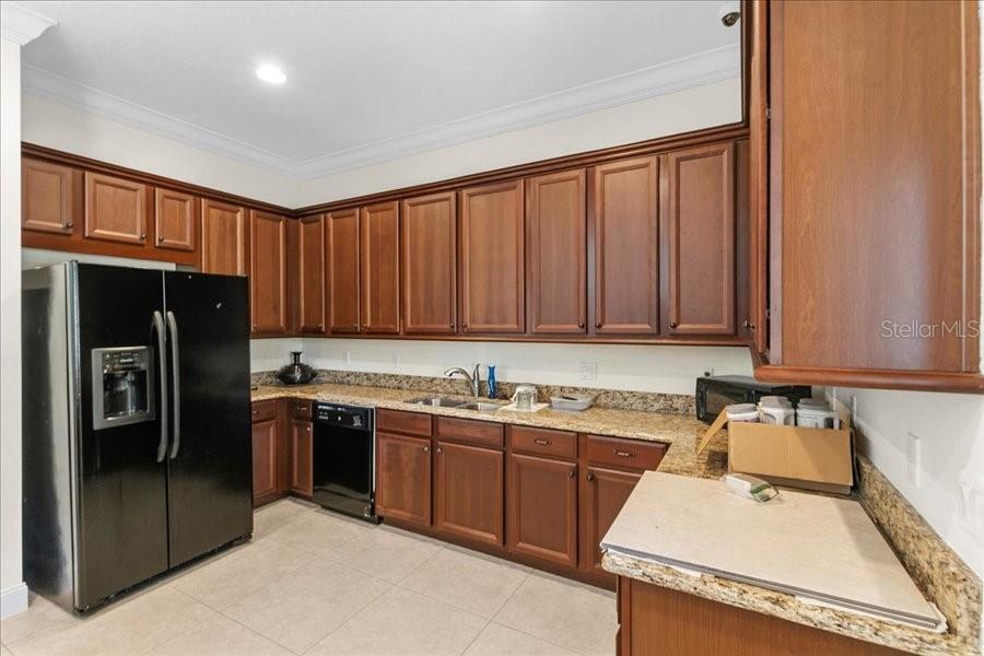 Image 17 of 21 For 672 Venice Place