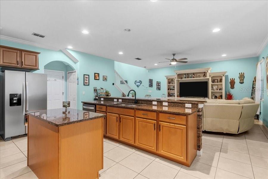 Image 6 of 21 For 672 Venice Place