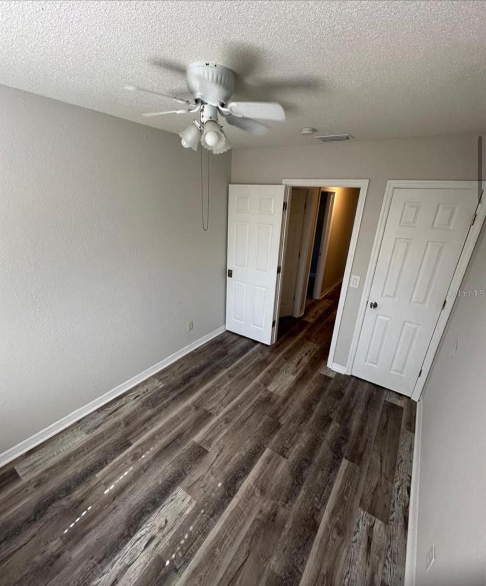 Image 12 of 48 For 2211 Sunny View Dr