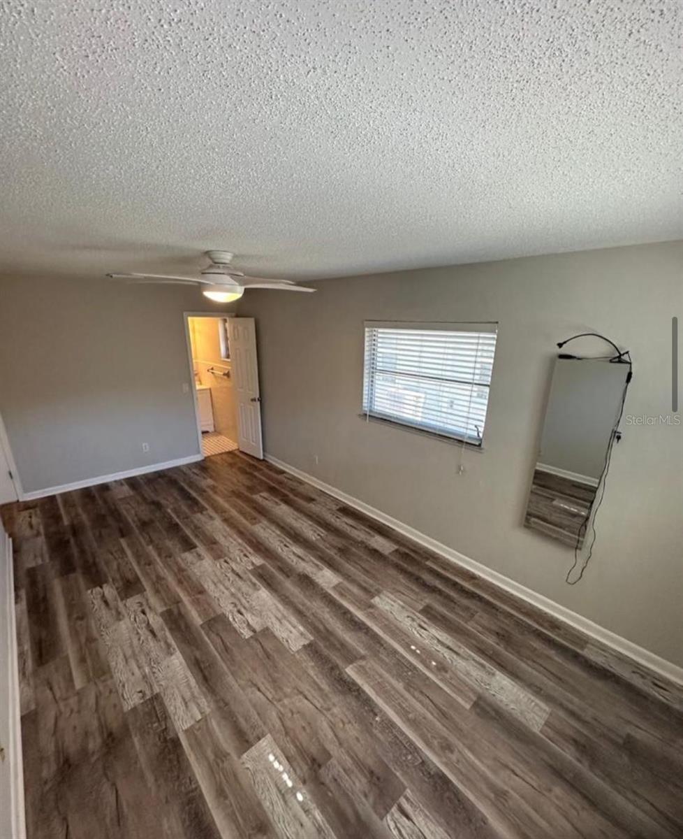 Image 13 of 48 For 2211 Sunny View Dr