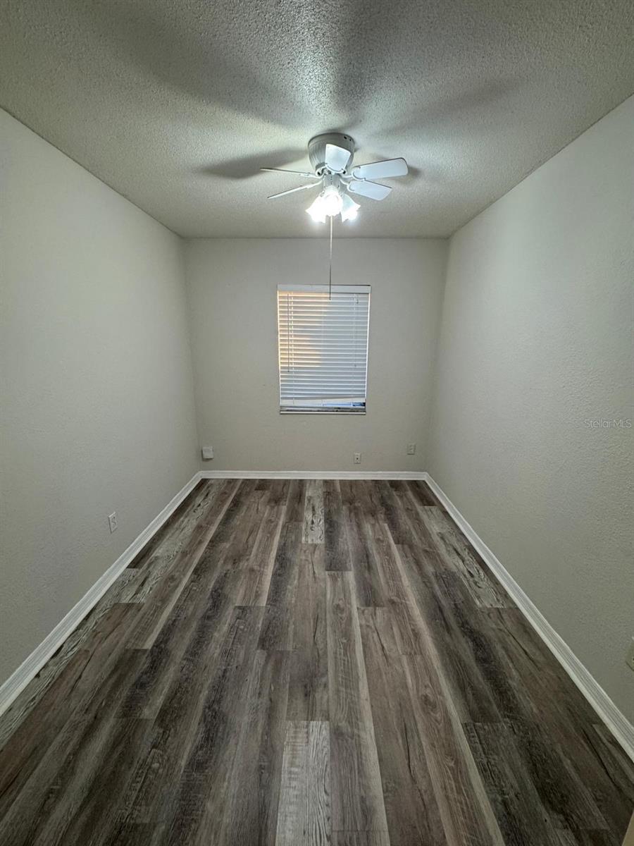 Image 17 of 48 For 2211 Sunny View Dr