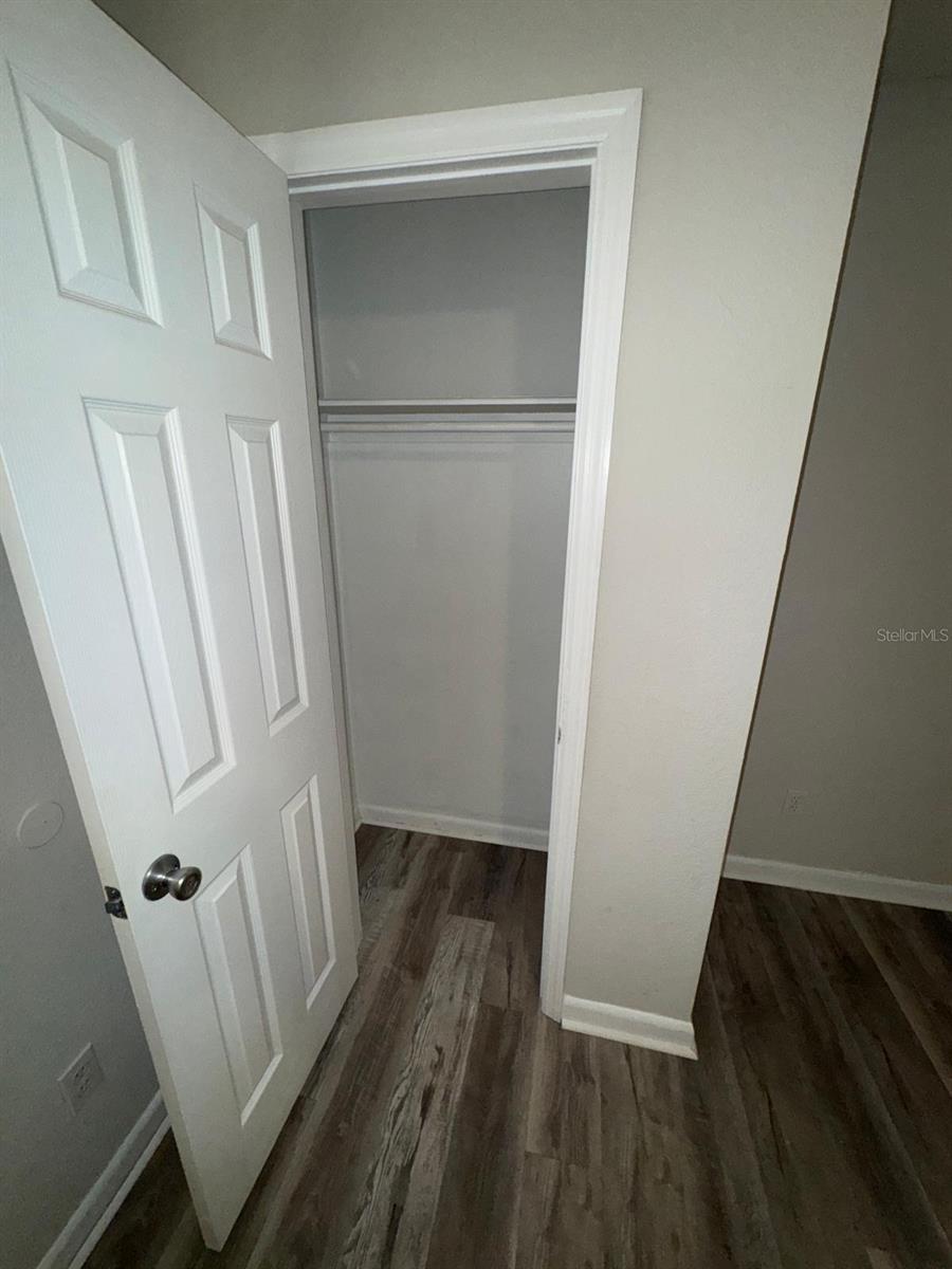 Image 18 of 48 For 2211 Sunny View Dr