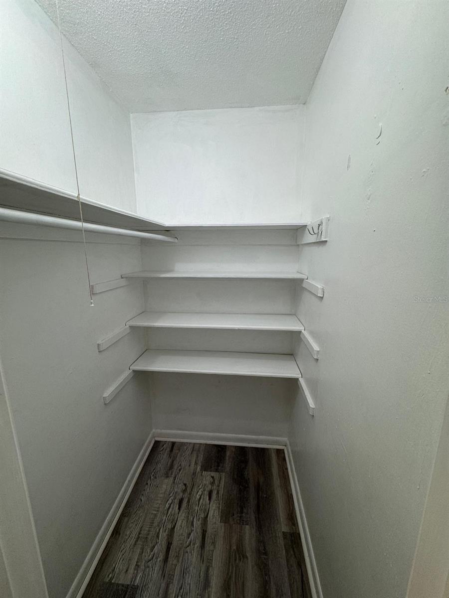 Image 19 of 48 For 2211 Sunny View Dr