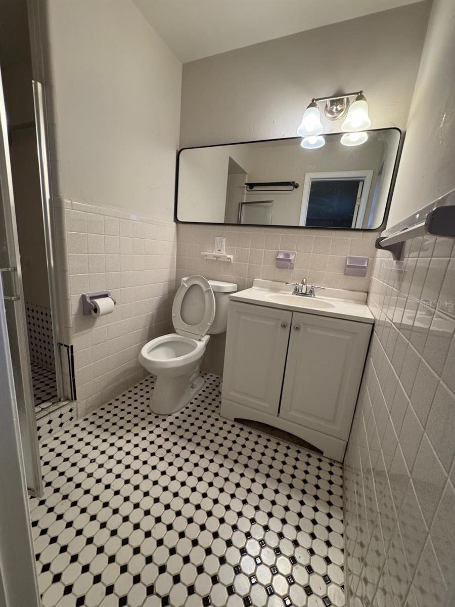 Image 22 of 48 For 2211 Sunny View Dr