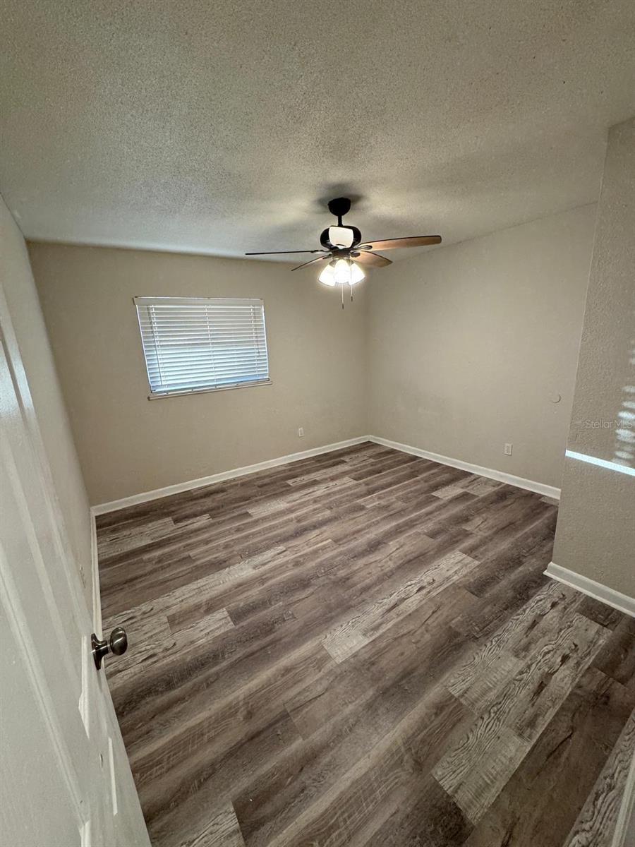 Image 23 of 48 For 2211 Sunny View Dr