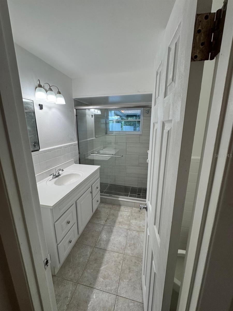 Image 5 of 48 For 2211 Sunny View Dr