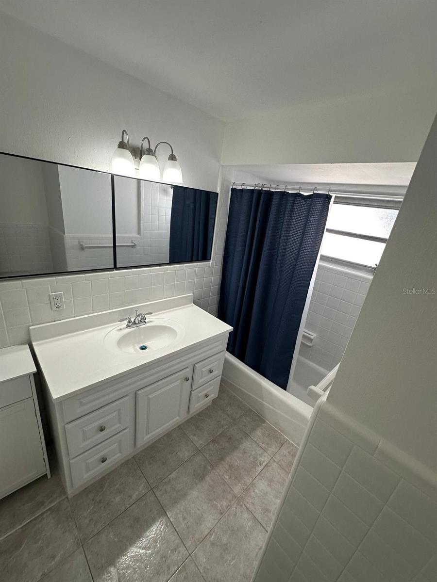 Image 8 of 48 For 2211 Sunny View Dr