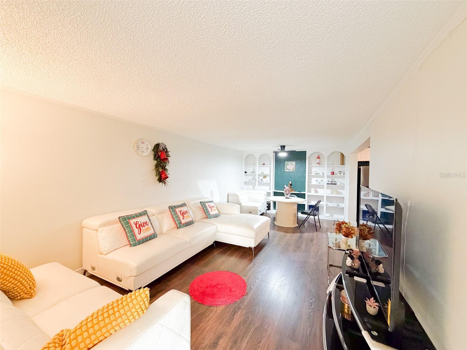 Image 6 of 17 For 4219 Michigan Street 4219