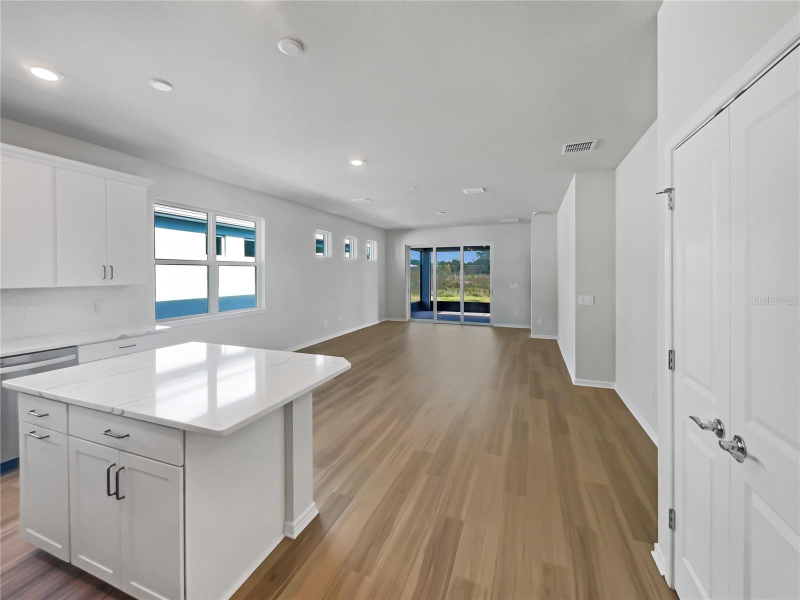 Image 20 of 32 For 1909 Spring Shower Circle