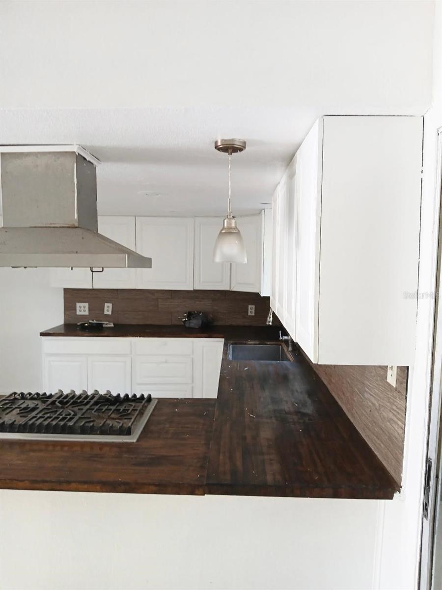 Image 3 of 16 For 3907 Coronation Court