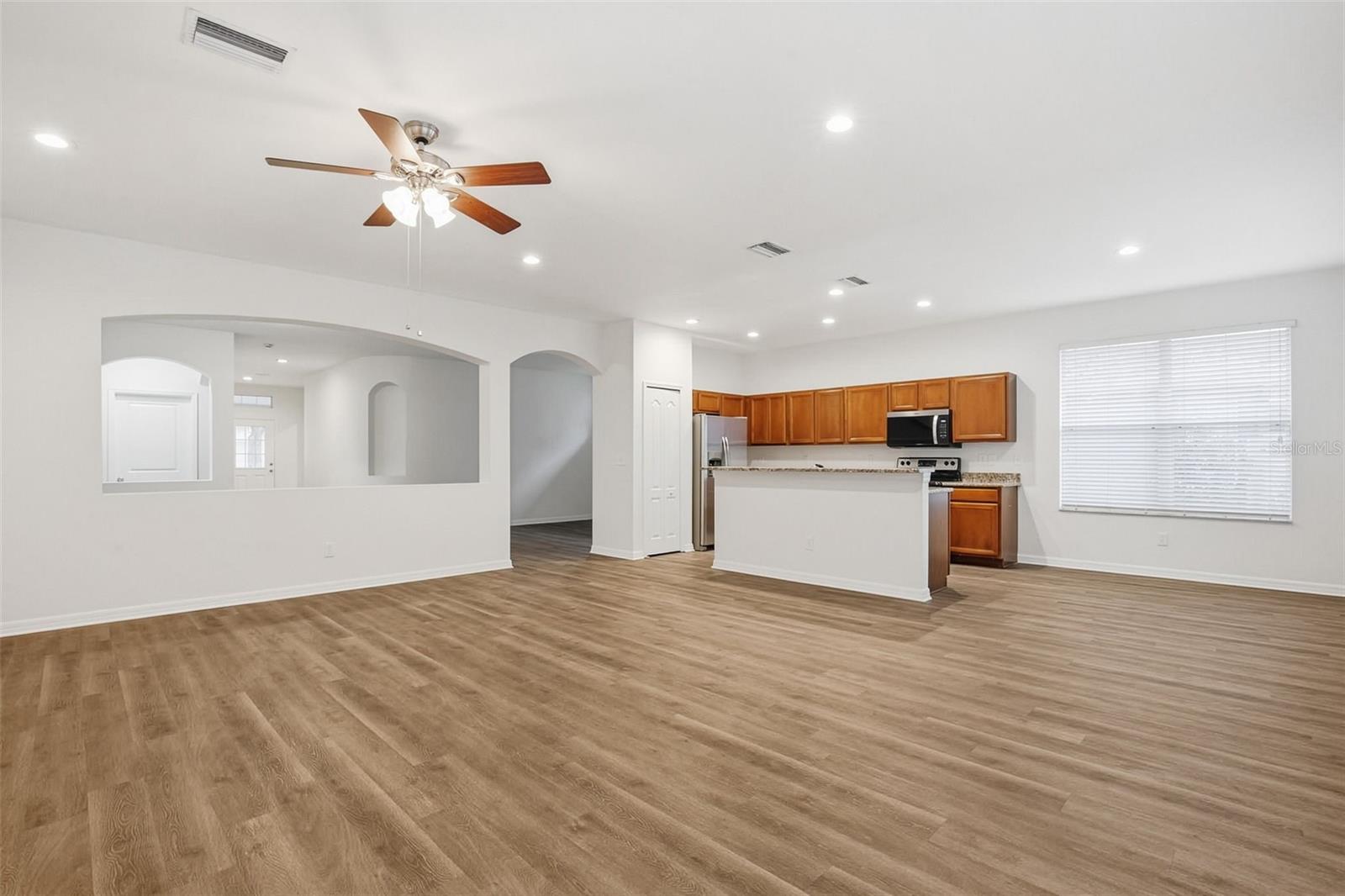 Image 7 of 31 For 7729 Grasmere Drive