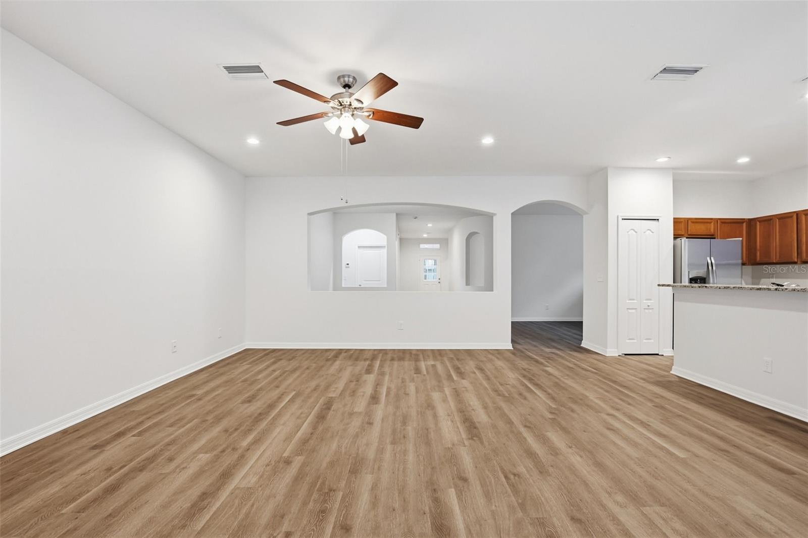 Image 8 of 31 For 7729 Grasmere Drive