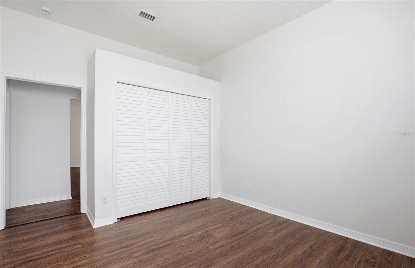 Image 21 of 35 For 28516 Hanging Moss Loop