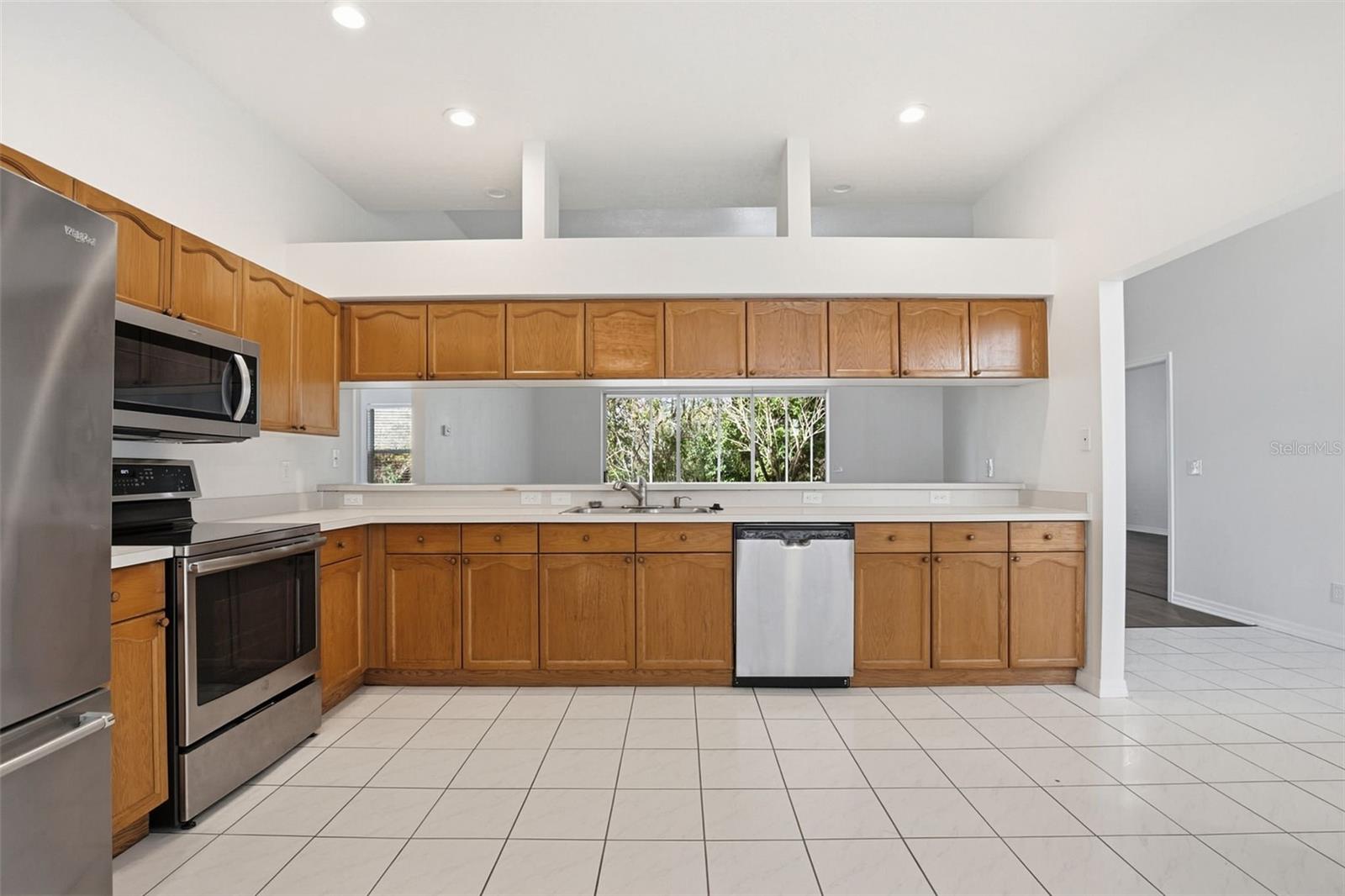 Image 6 of 35 For 28516 Hanging Moss Loop