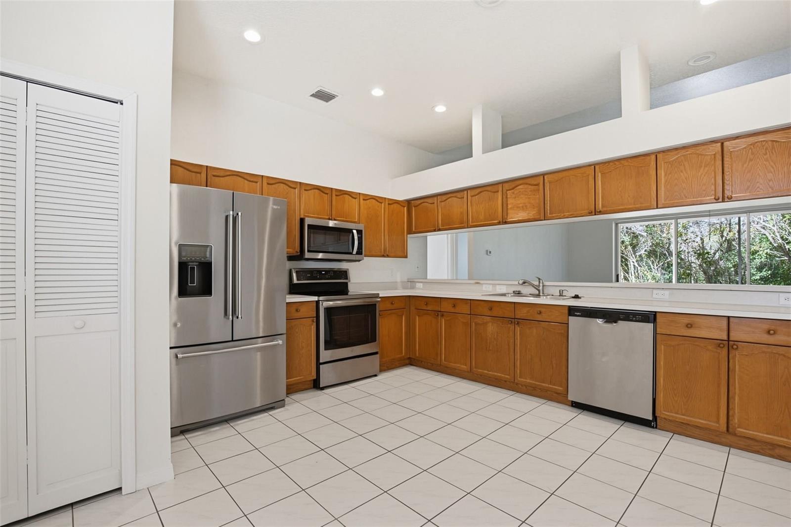 Image 7 of 35 For 28516 Hanging Moss Loop