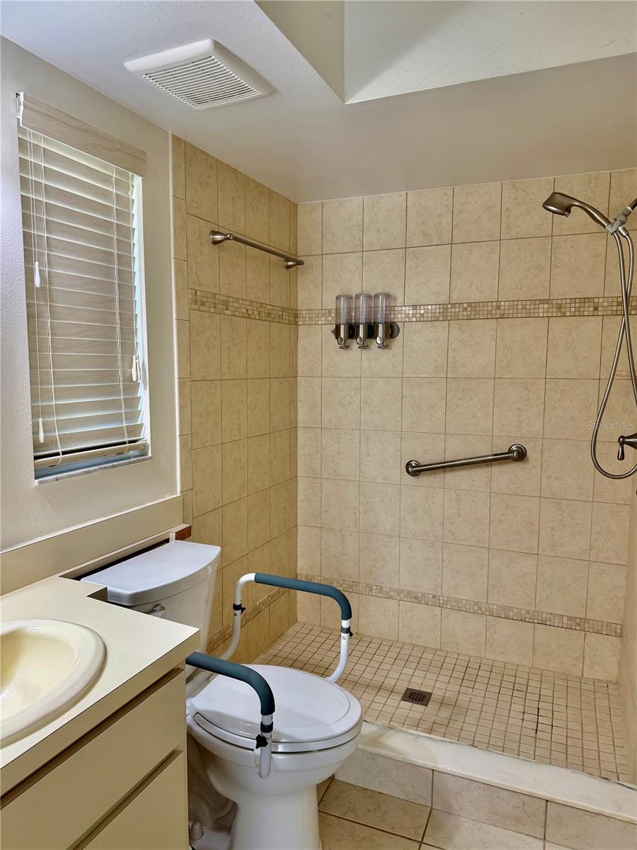 Image 21 of 48 For 717 Wilson Road